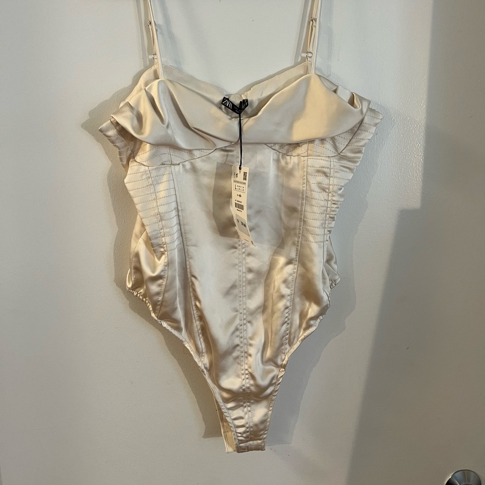 NWT Zara beige silk bodysuit - Size L - 8658/840/307